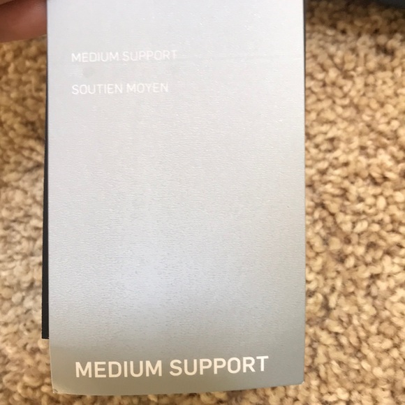 NWT! Nike black large medium support sports bra. - Picture 4 of 8